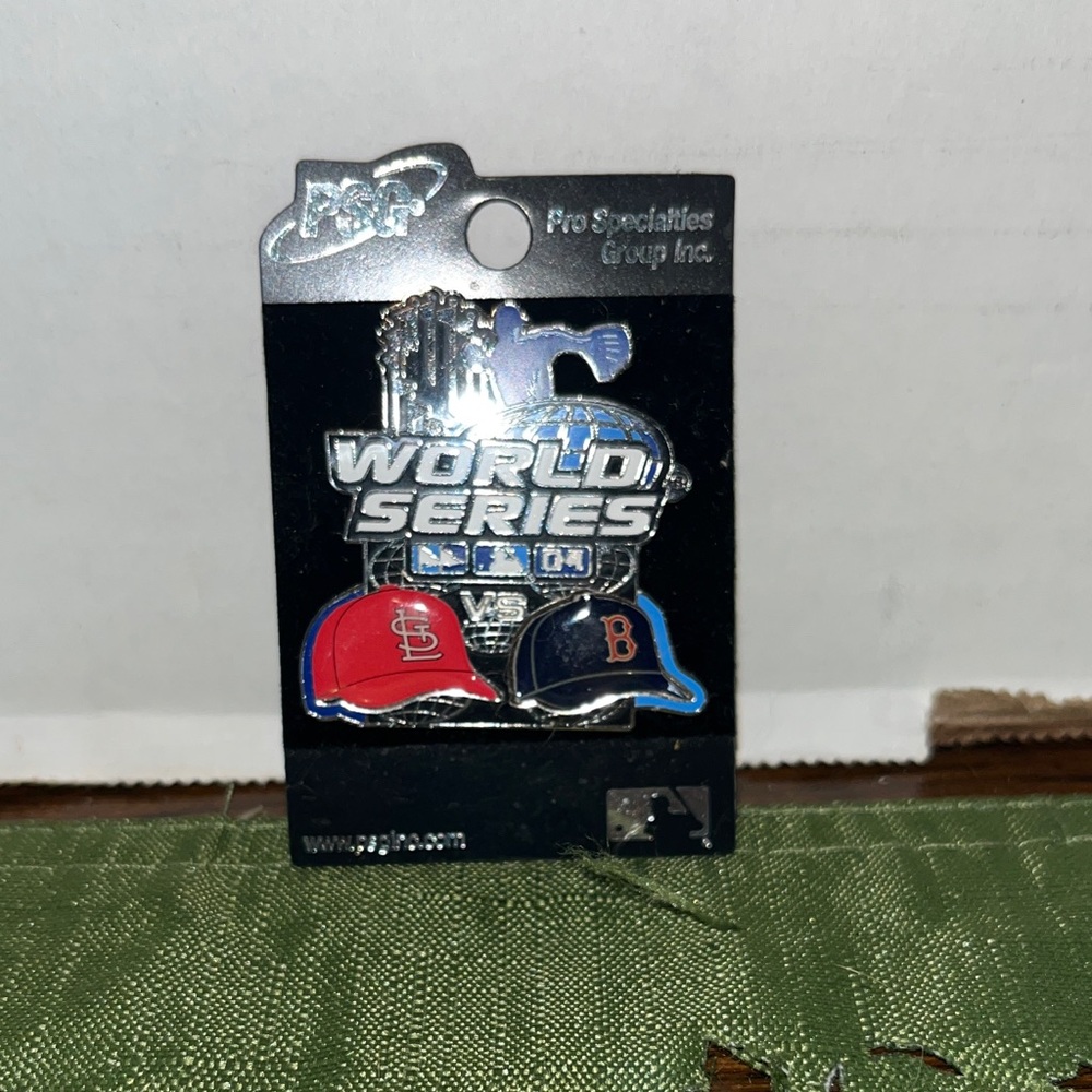 2004 World Series Pin Red Sox vs St Louis with Team Logos